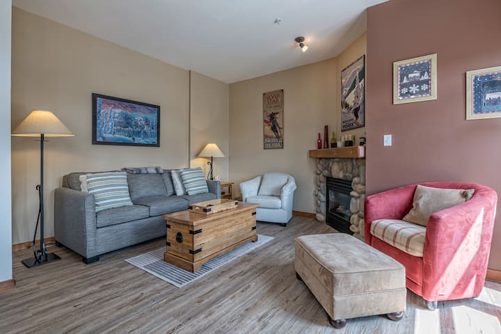 Bright, Upgraded Townhouse In Creekside W/laundry, Hot Tub, Close To Village - Armstrong