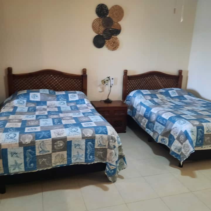 เตียงนอนสบาย 2 หลัง