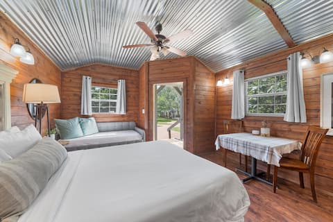 Tiny House Living on Outdoor Oasis Retreat by Waco