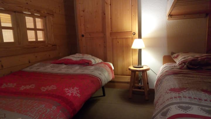 Habitación de arriba , 2 camas nido y una cama individual