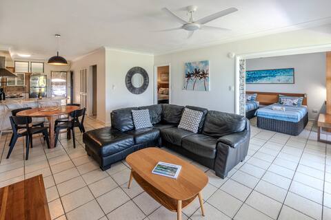 Successful Airbnb property: Poinciana 009, Ground floor (Free Buggy and Valet) in Whitsundays