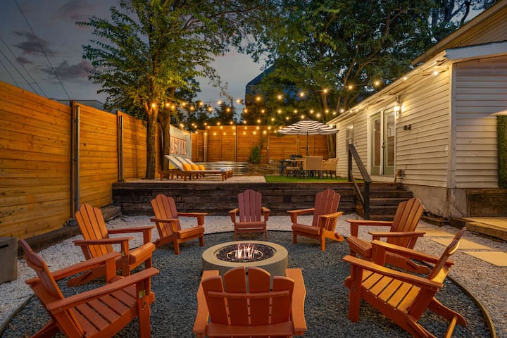 Bachelor(ettes) 2 Homes | Pool, Games, Downtown