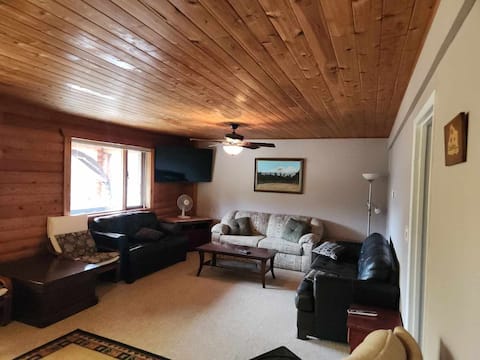 Popular Airbnb listing: North Shuswap Semi Lakefront Gr. Level of Loghome in Columbia Shuswap F