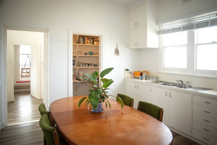 Light Keepers House – next to Low Head Lighthouse gallery image 4