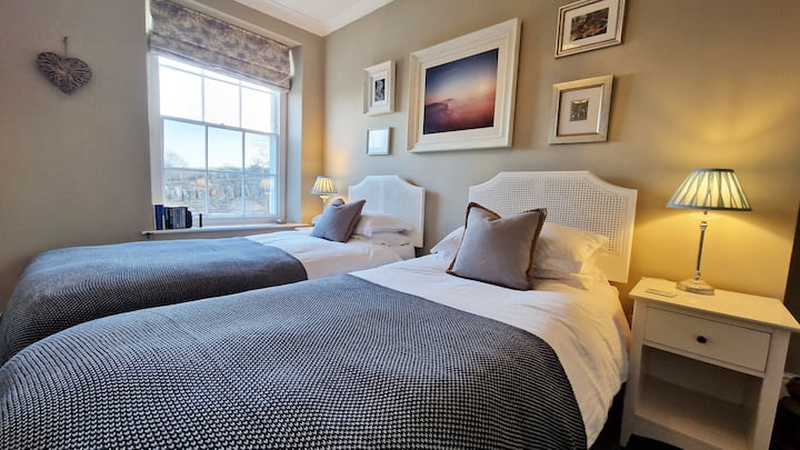 With views across Swanage bay the beds can be made up as singkes or superking 