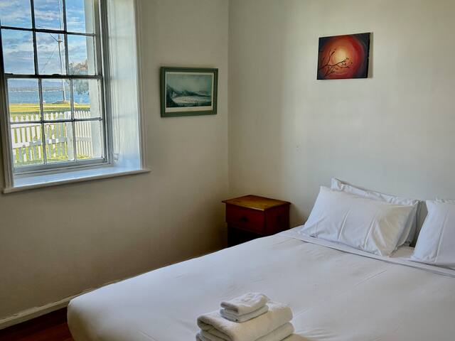 Water-side Coxswains Cottage gallery image 2