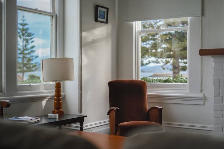 Beachfront Pilots House gallery image 4