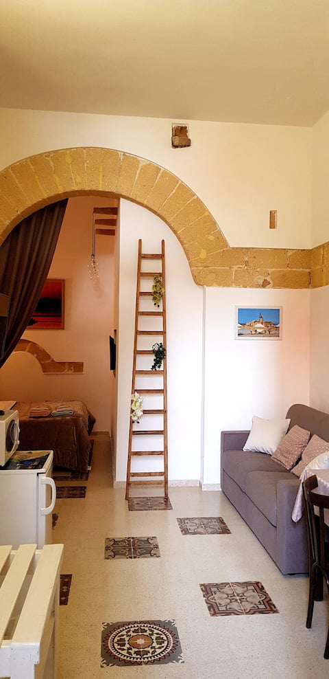 Popular Airbnb listing: Historic Center Apartment "La Culla di Adeodata" in Marsala