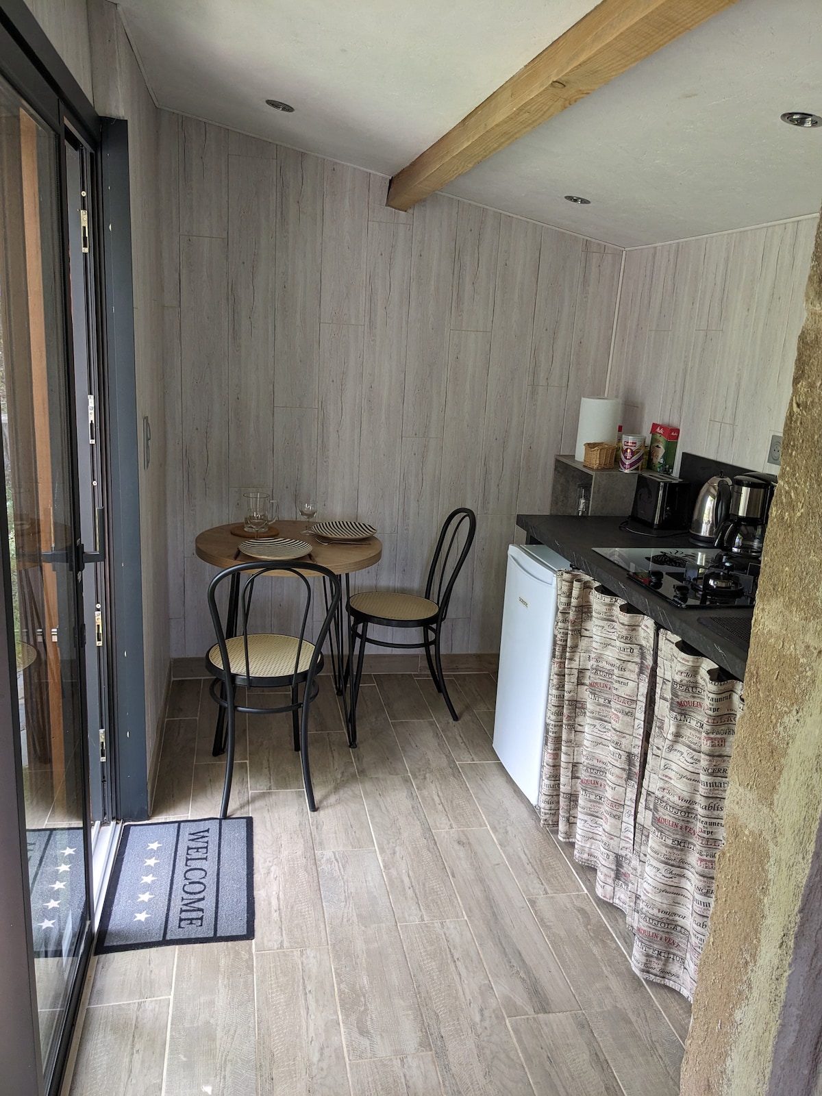 Airbnb performant: la Maison de vigne gite Cosy (+petit déjeuner) à Millau