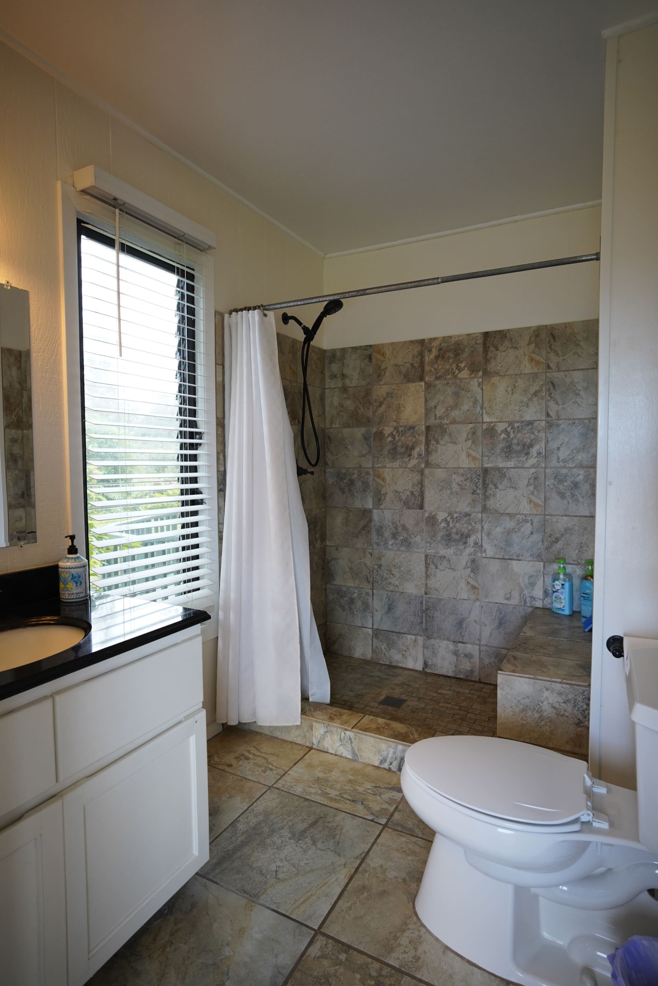 Home in Kapaau · ★4.86 · 1 bedroom · 2 beds · 1 private bath - Image 12