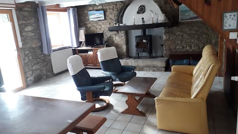 Annonce Airbnb populaire: Santec Finistère Gîte, 20 m from the sea, quiet location à Santec
