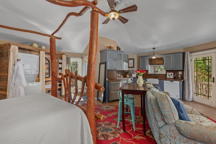 Hot Tub, Privacy, Interact W/ Animals, Fresh Eggs - Black Mountain, NC