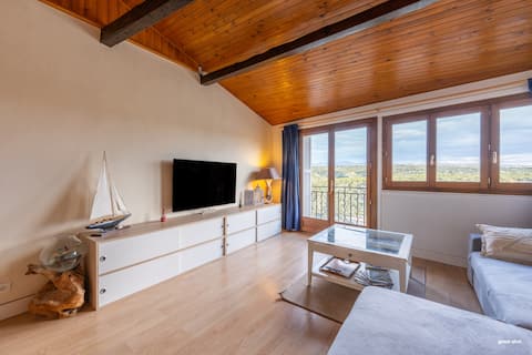 Annonce Airbnb populaire: Loft *** In the heart of the citadel overlooking the harbor. à Bonifacio
