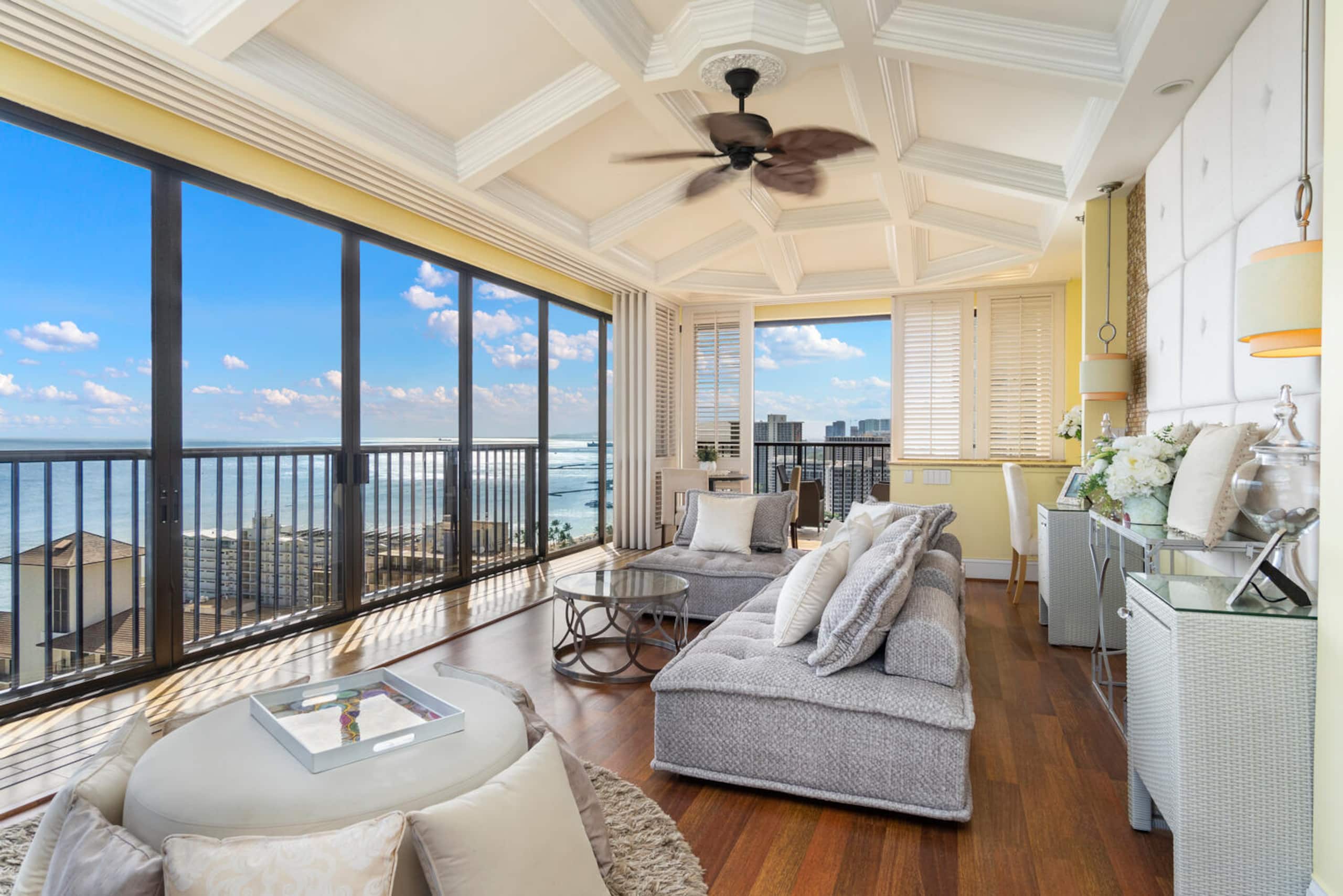 Condo in Honolulu · ★4.97 · 2 bedrooms · 2 beds · 1.5 private baths - Image 5