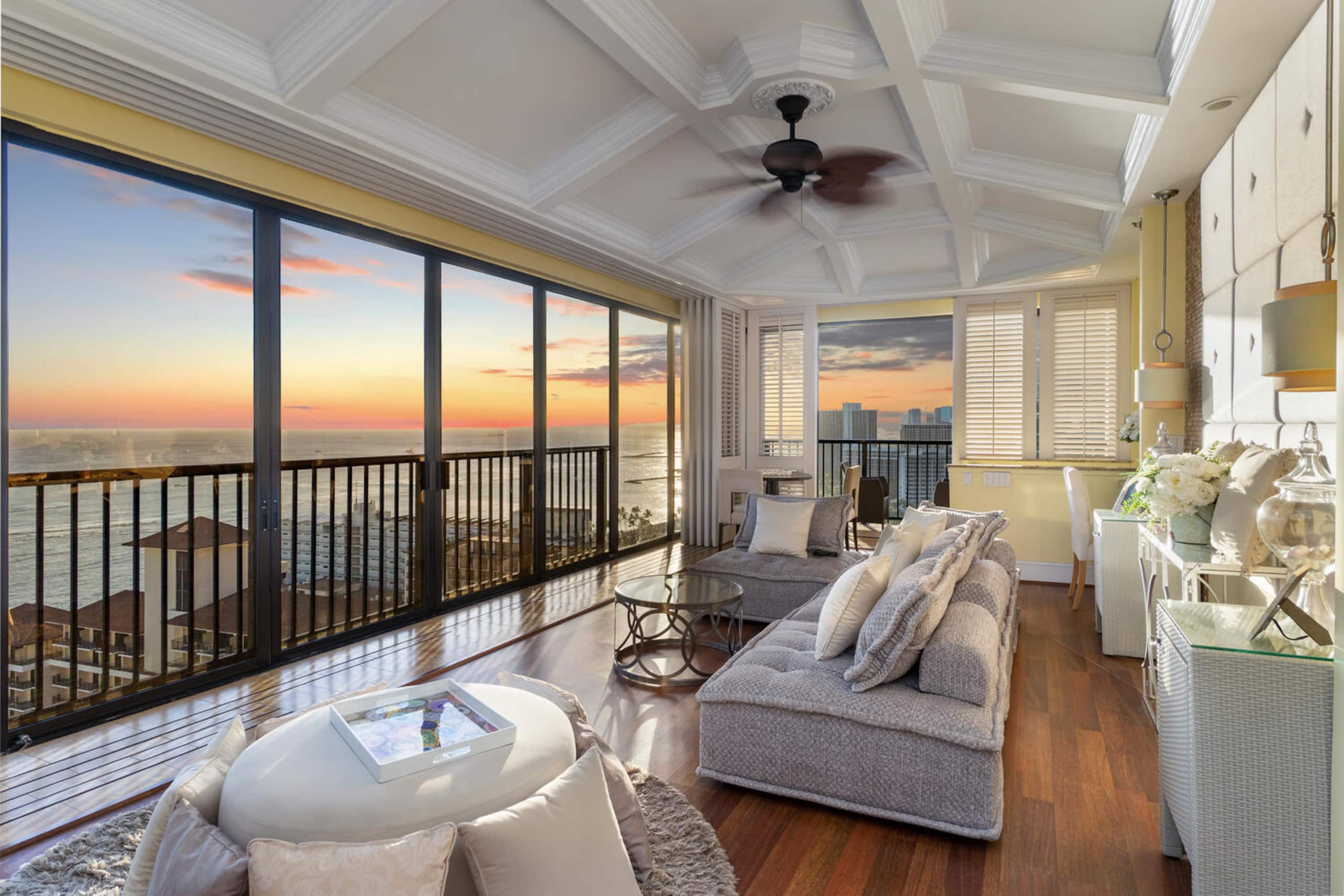Condo in Honolulu · ★4.97 · 2 bedrooms · 2 beds · 1.5 private baths - Image 3