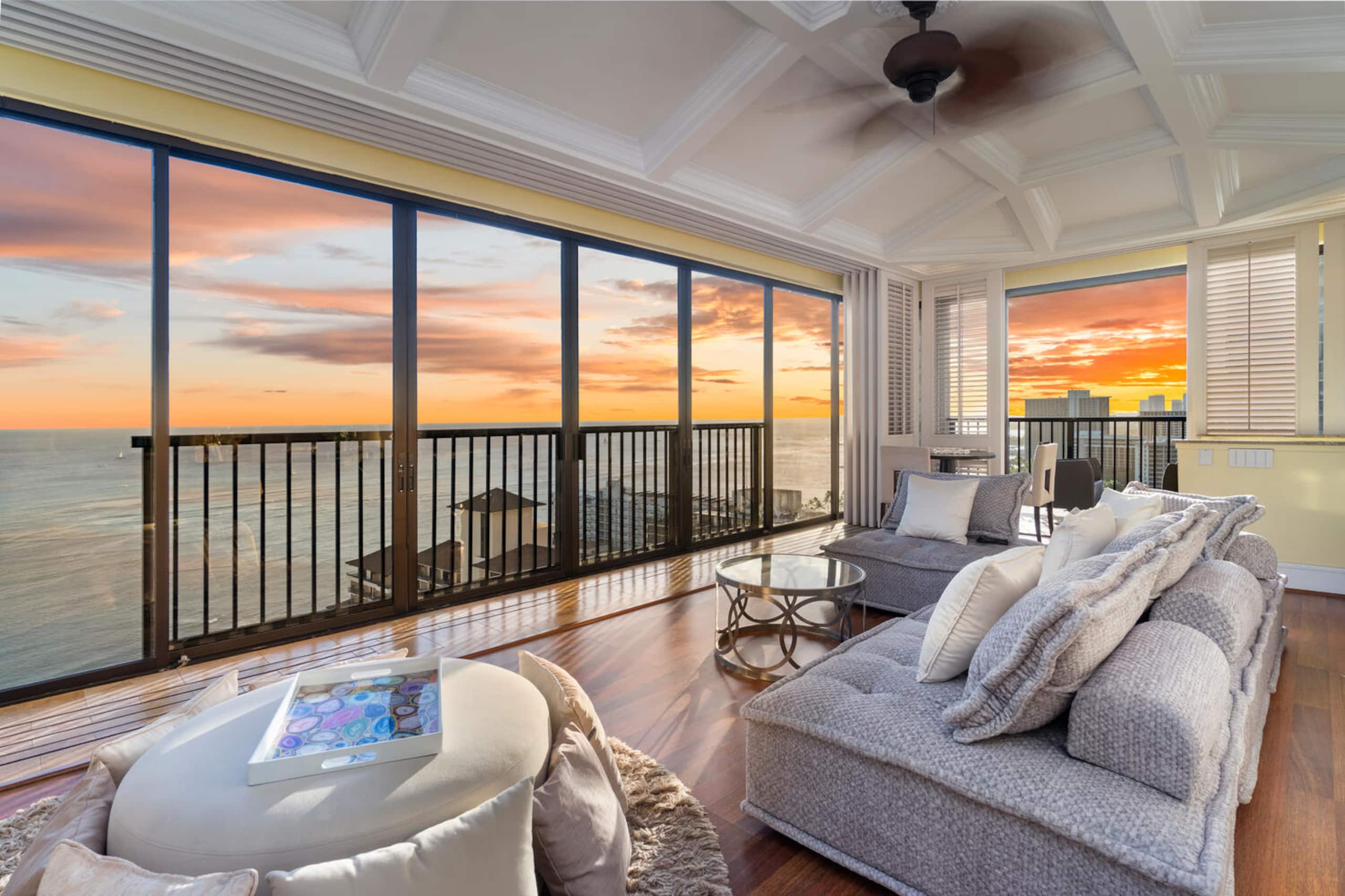 Condo in Honolulu · ★4.97 · 2 bedrooms · 2 beds · 1.5 private baths - Image 2
