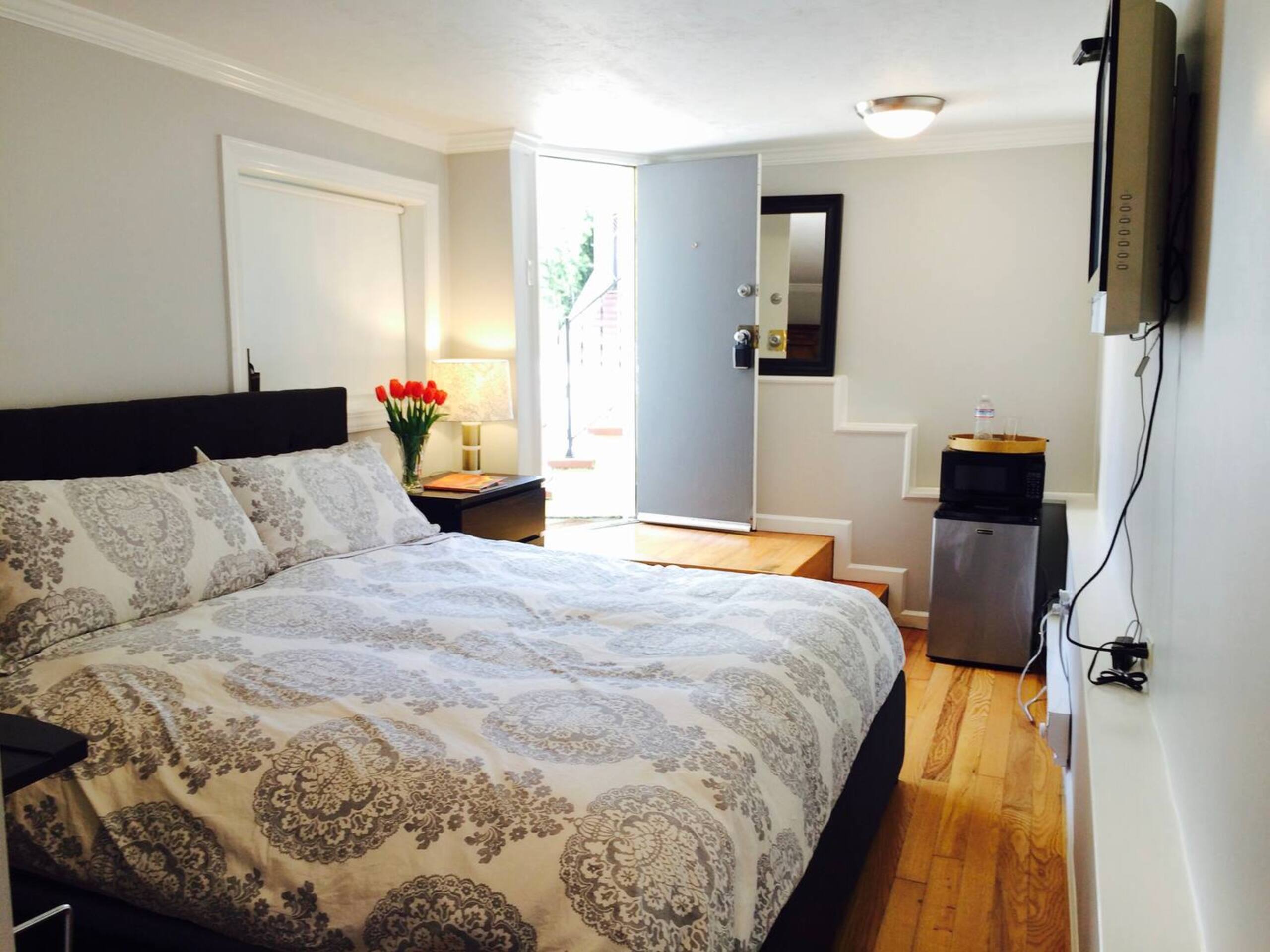 Home in San Francisco · ★4.91 · 3 bedrooms · 3 beds · 2 baths - Image 13