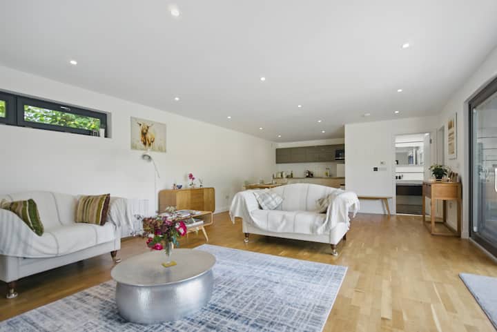 Spacious Detached Modern Annexe - Canterbury
