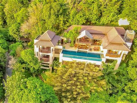 Private luxury 4 bedroom Pool Villa with seaview