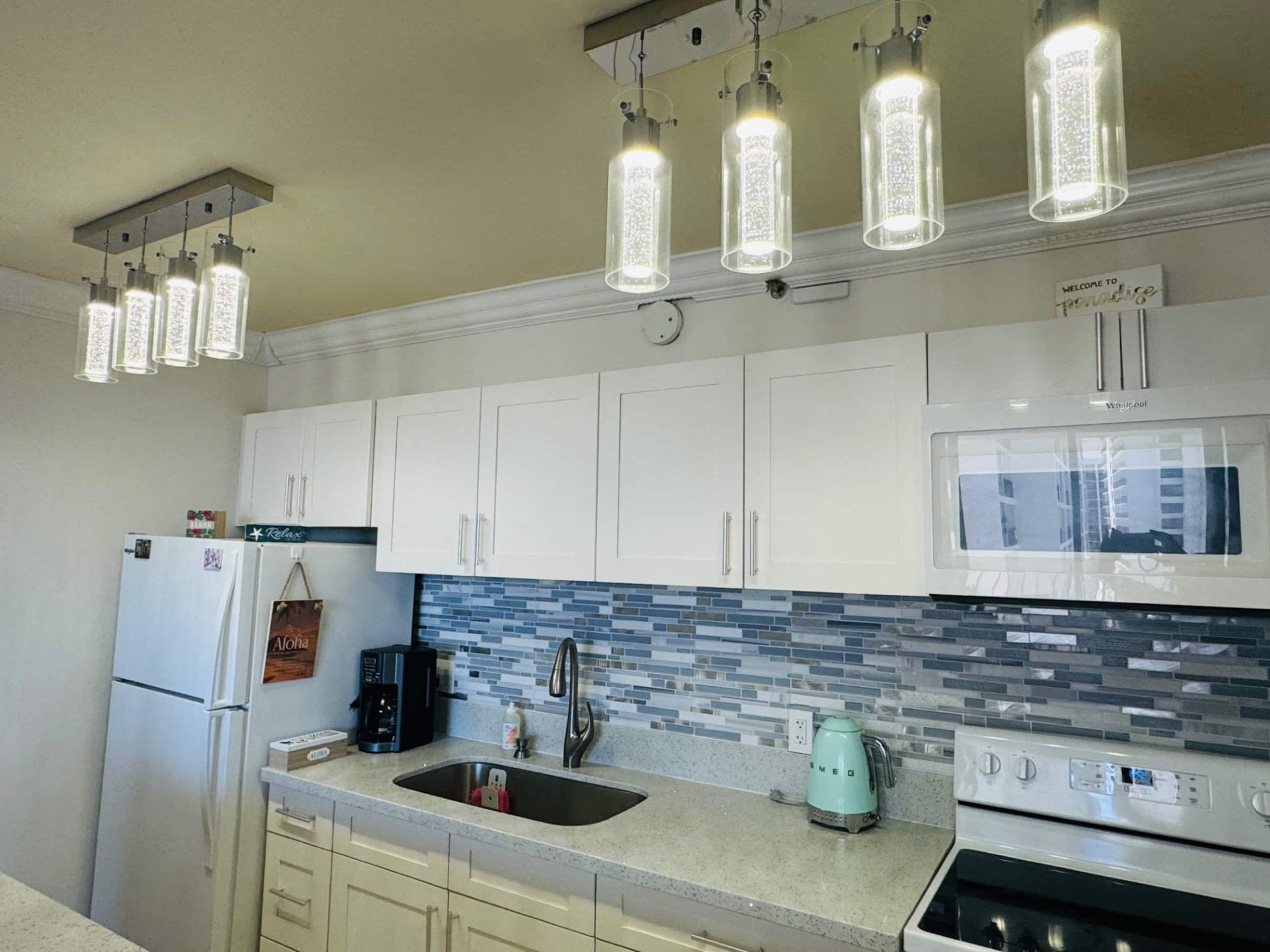 Condo in Honolulu · ★4.56 · 1 bedroom · 3 beds · 1 private bath - Image 18