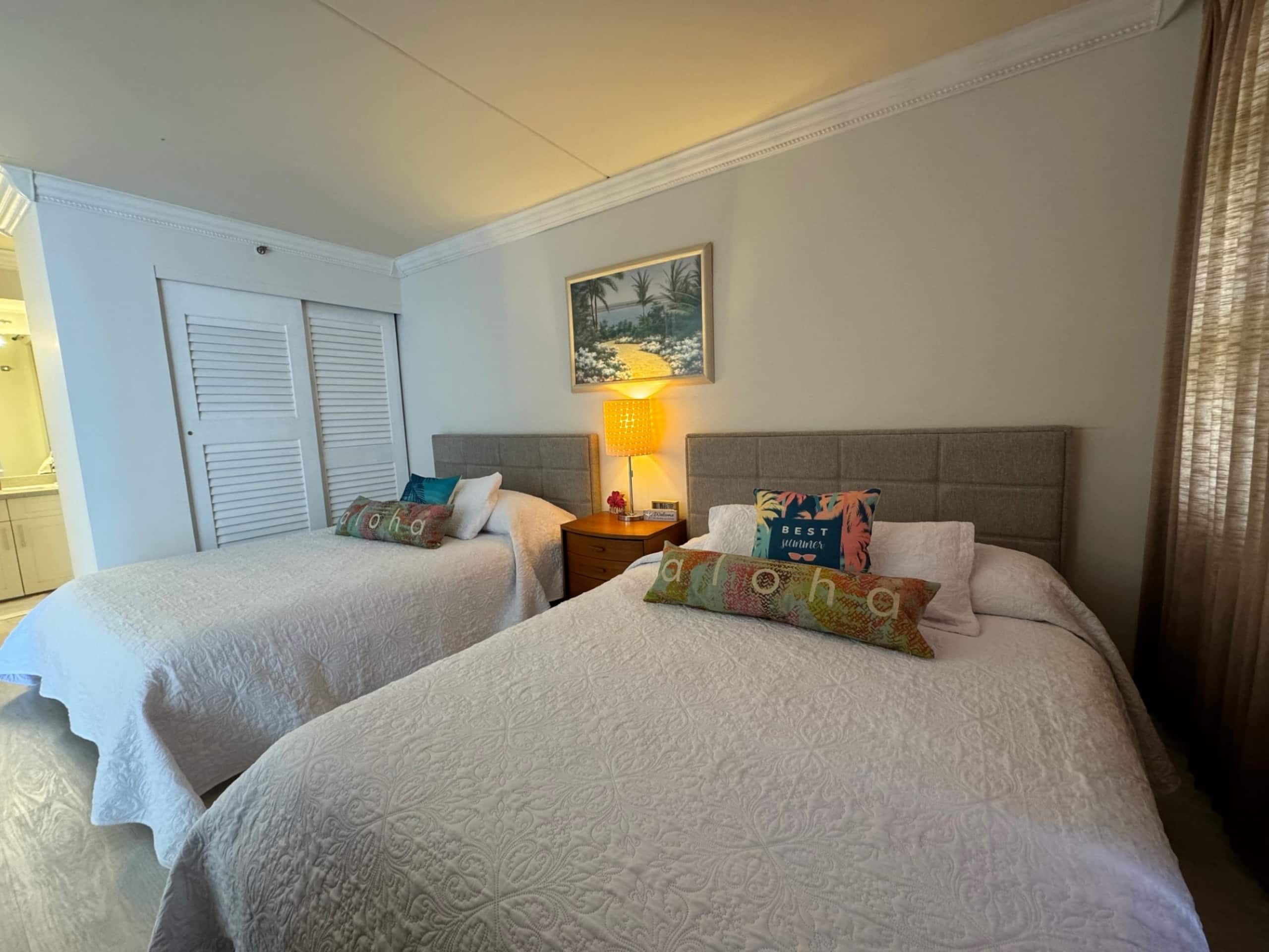 Condo in Honolulu · ★4.56 · 1 bedroom · 3 beds · 1 private bath - Image 15
