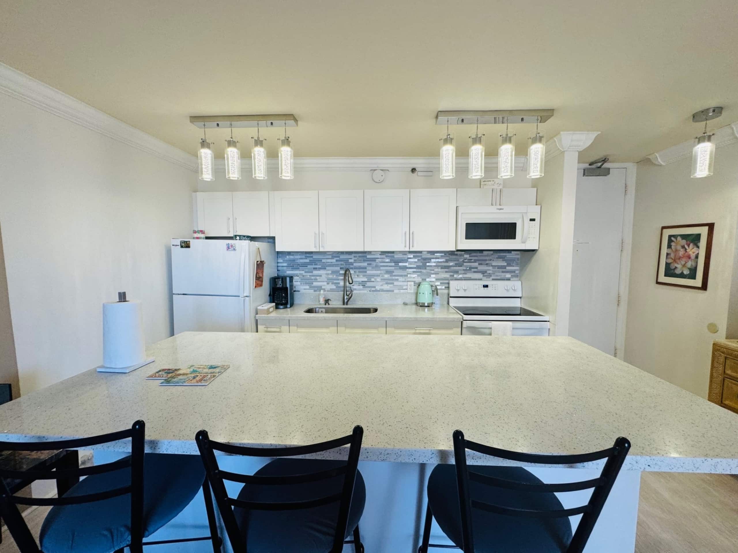 Condo in Honolulu · ★4.56 · 1 bedroom · 3 beds · 1 private bath - Image 17