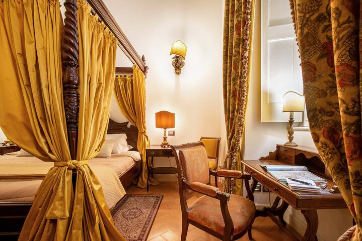 Pantheon – Historical location for group 5BD 4BR gallery image 4