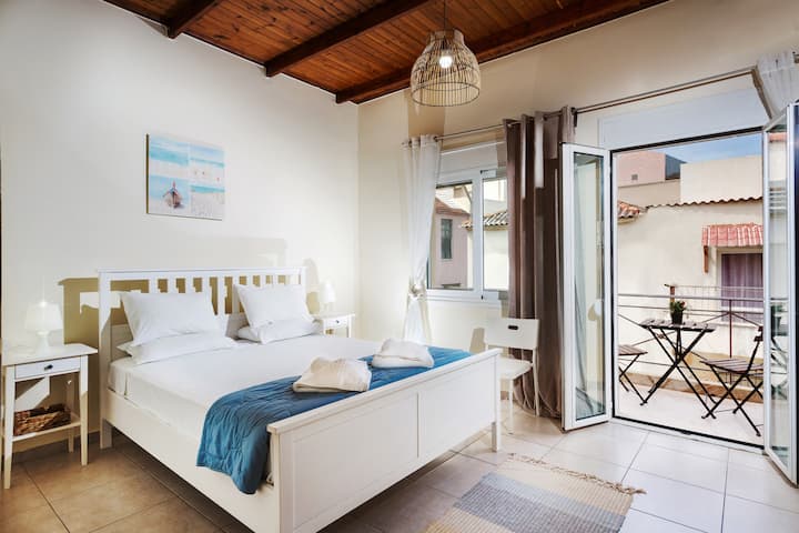 Kd's - Apartment (Central-50 Meters From The Sea) - Chania