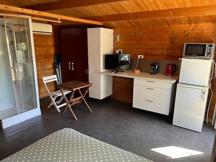 Chalet 20 M2 Au Calme, Parking, Jardin, Piscine - Marseille