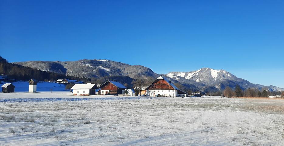 Entire home with 2 bedrooms in Salzkammergut - Ferienwohnung mit Seeblick in Toplage