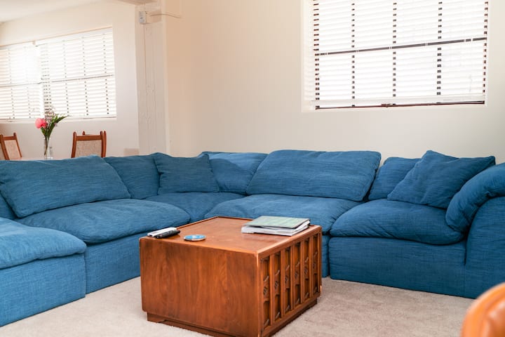 Spacious Condo At The Commons, Walkable Shops - Traverse City, MI