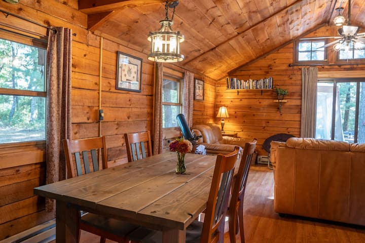 ログハウス 森の中の居心地の良いログハウス - 借りられるキャビン - Adams