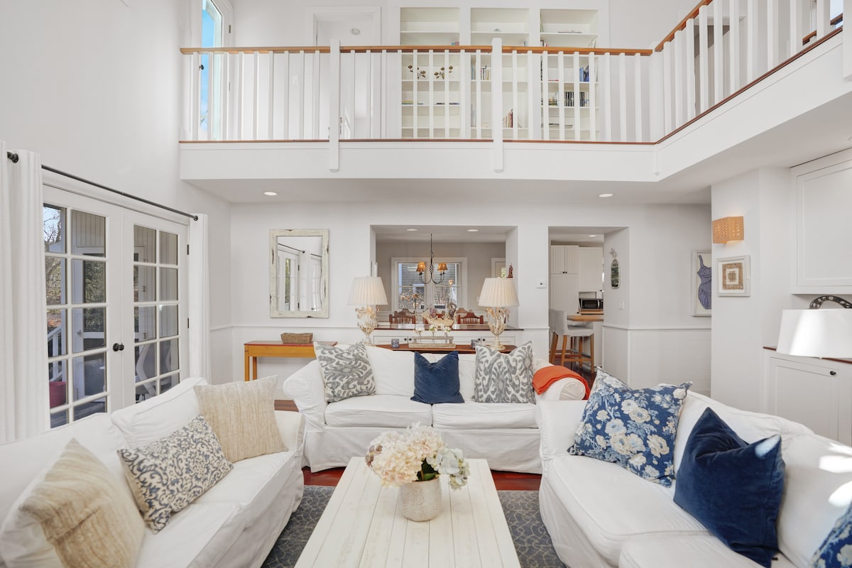 Popular Airbnb listing: Two Beach Houses - 1 mile to town. Great location in Edgartown