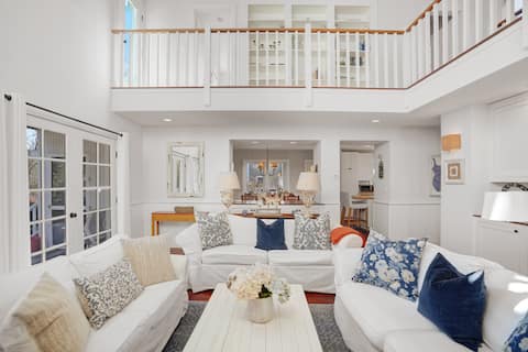 Popular Airbnb listing: Two Beach Houses - 1 mile to town. Great location in Edgartown