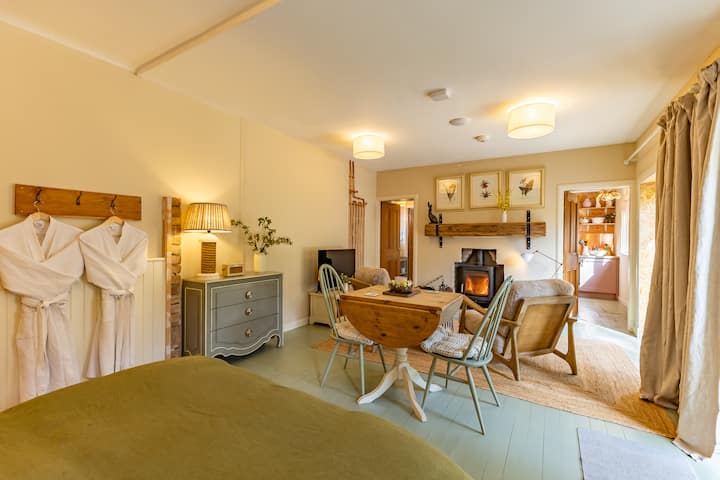 Honeysuckle - Pet Friendly With Private Hot Tub - Fife