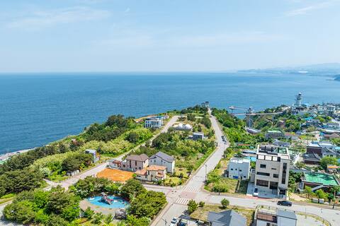 [Ocean View] # Best view of Donghae/Sunrise/Night view # Good place to party/gathering # Clean new b