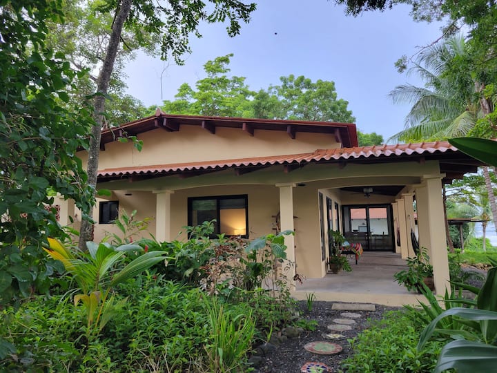 Casa Luna - Entire Beachfront Home at Luna Negra