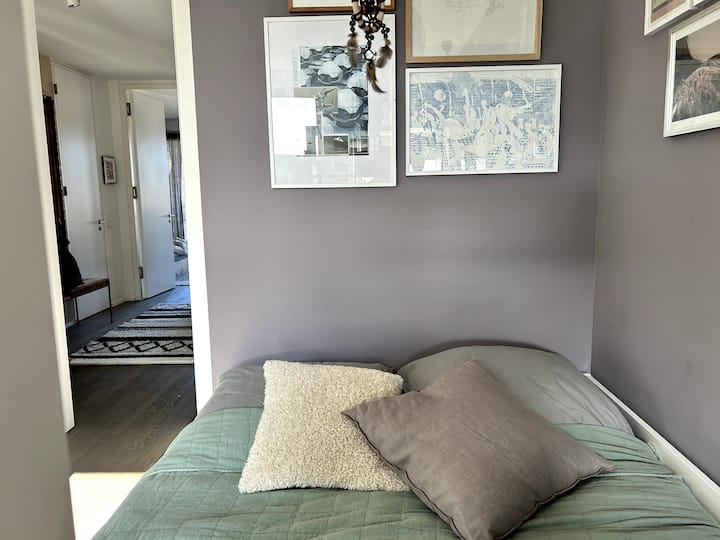 Double bed sleeping room 2