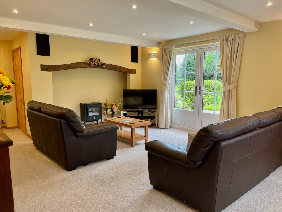 Top performing Airbnb: Yew Tree Farm Cottage - Countryside and comfort in Cheshire East