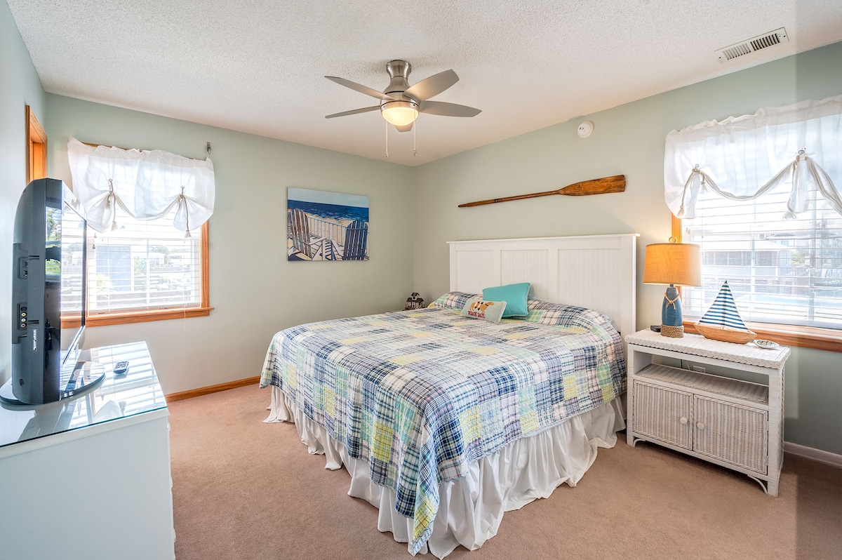 King Bedroom 2 with private ensuite bath