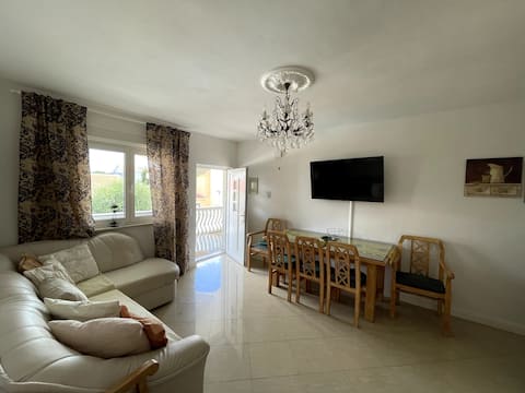 Popular Airbnb listing: **Home Pustahija, 200 m beach, 2 bedrooms, patio** in Općina Vir