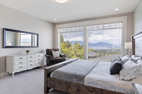 Kelowna Retreat with Lake and City Views