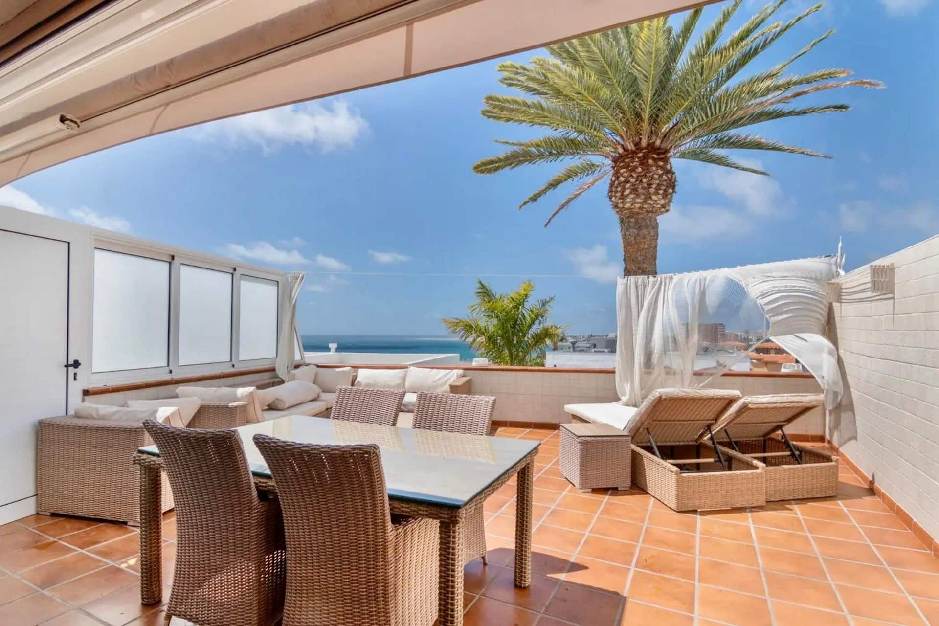 Comfortable bungalow with terrace and sea view