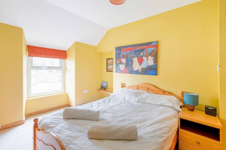 غرفة نوم مزدوجة 2. إطلالة على الحديقة