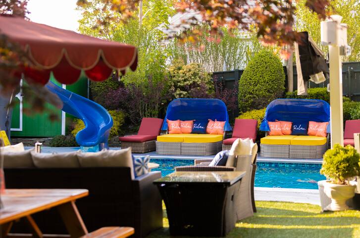 BIG POOL !!! HOT TUB 12 bed 2 BATH 3 min downtown gallery image 5