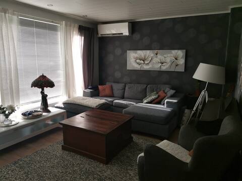 Beautiful 2 bedrooms apartment near to city center