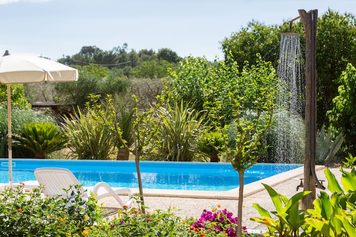 Trulli Inn Villa: private pool & garden, bbq, wifi