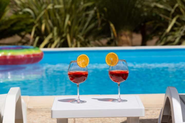 Trulli Inn Villa: private pool & garden, bbq, wifi