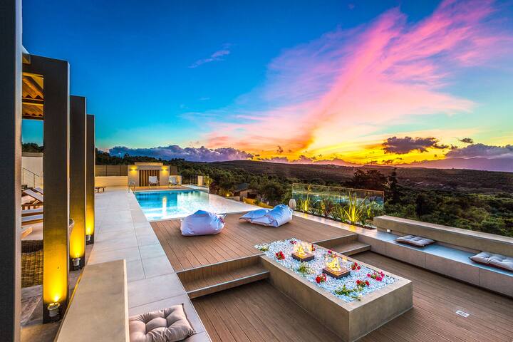 5′ to Beach / Private Heated Pool / Seaview / Gym gallery image 3