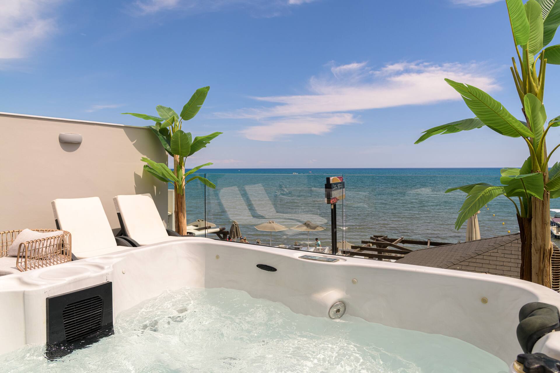 Deluxe Apartment with Sea View-Pearl Luxury Living